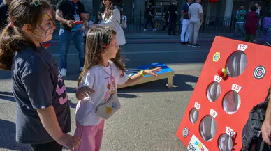 Heykel'de araç değil çocuk sesleri yükseldi