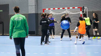 Bursa Büyükşehir Hentbol takımı Avrupa’da fırtına gibi esiyor