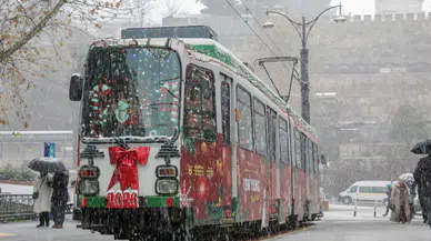 Bursa’da yeni yıl coşkusu nostaljik tramvayla yaşandı
