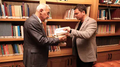 ÇGD Bursa'dan Osmangazi’ye 'Uğur Mumcu' bağışı