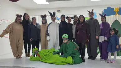 Anneler çocukları için sahne aldı