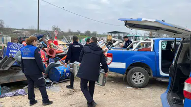 Nilüfer’de kaldırımlara işgal temizliği