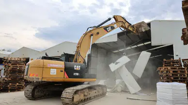 Nilüfer’de 2 günde 4 yıkım yapıldı