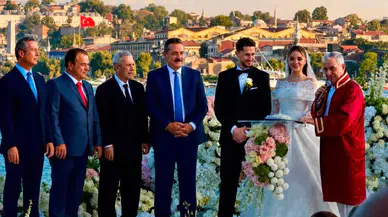 Faruk Çelik ünlü futbolcunun şahidi oldu