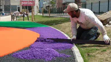 Yıldırım'da parklara yaz bakımı yapılıyor