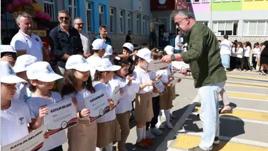 Bursa'da 400 öğrenciye ücretsiz tenis kursu