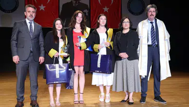 Biba mezun olduğu okulda genç mimarları yalnız bırakmadı