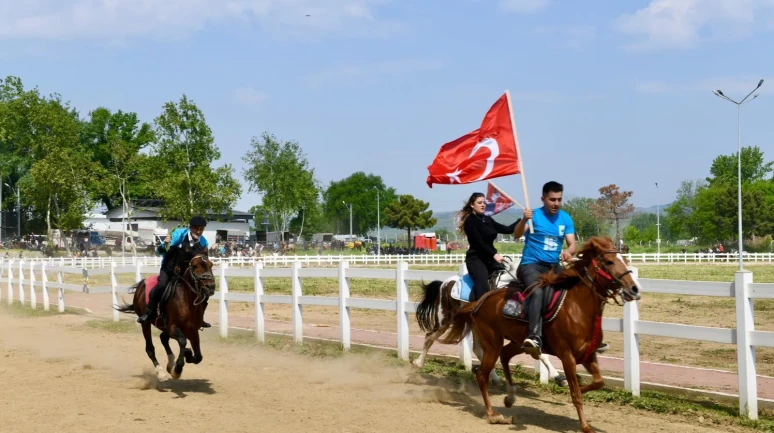 Osmangazi'de dörtnala coşku