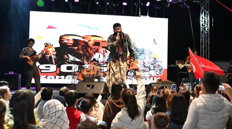 Yıldırım'da gençlere gündüz yarışma akşam konser