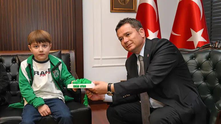 DMD hastası Yağız Efe desteğinizi bekliyor!