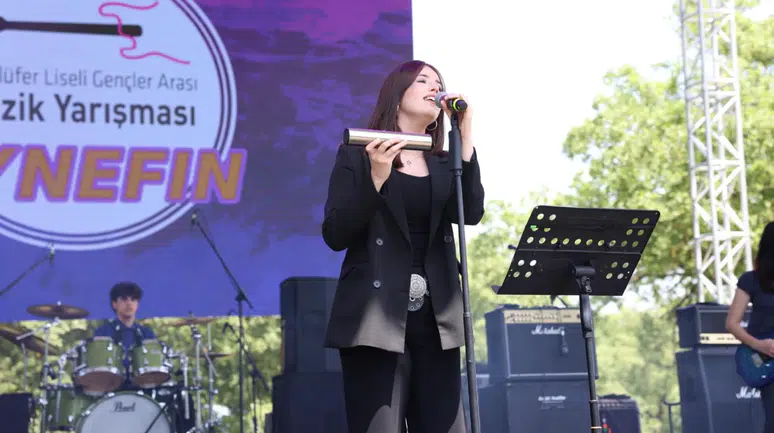 Liseli müzisyenler Balat'ta yarıştı