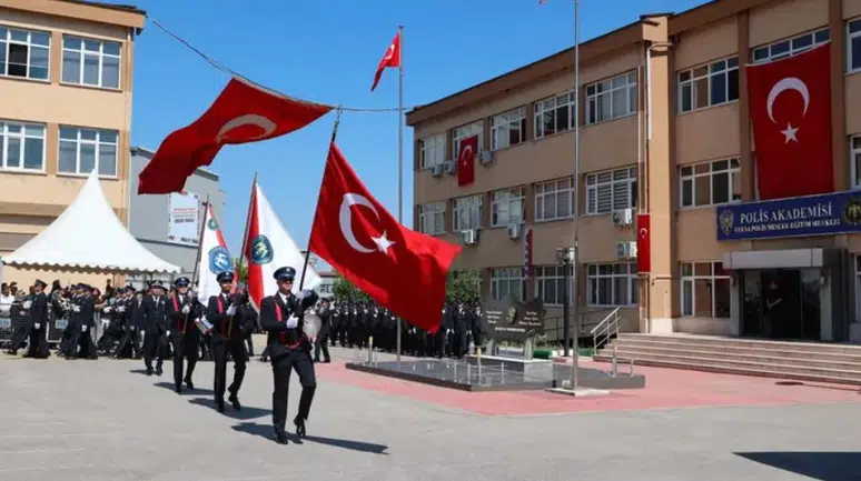 Bursa POMEM’de 475 polis adayı mezun oldu