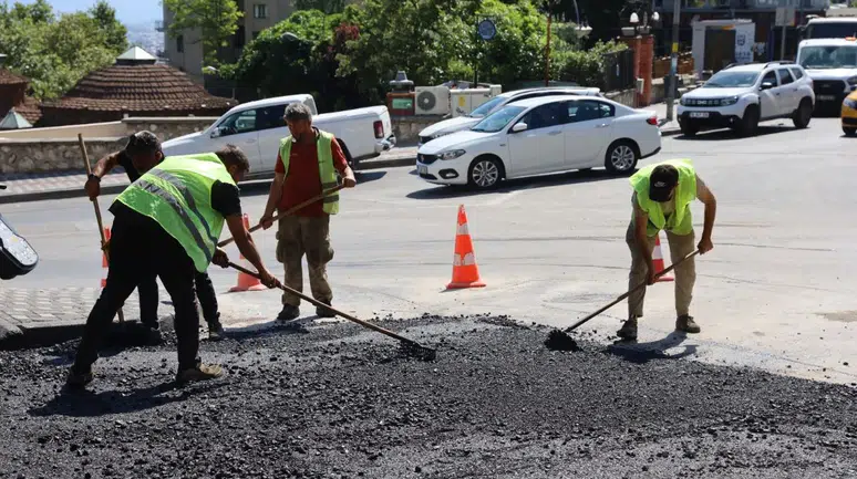 Çekirge'de yol çalışması yapıldı