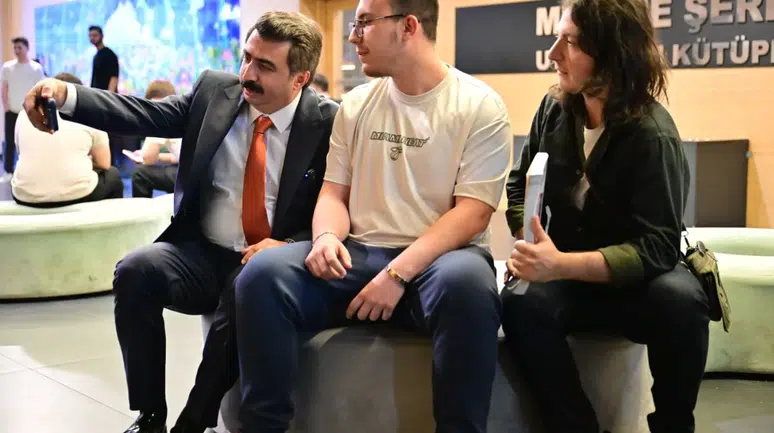 Başkan Yılmaz'da sınav öncesi öğrencilere moral desteği