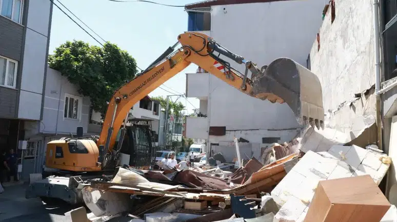 Osmangazi’de kaçak yapı yıkıldı